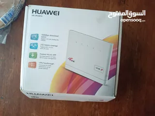  1 Huawei Wifi router 4G lite