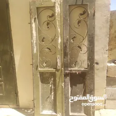  2 أبواب حديد وأبواب خشب