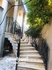  27 منزل للبيع