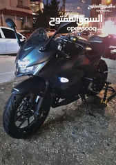  2 دراجة سوزوكي GIXXER SF250