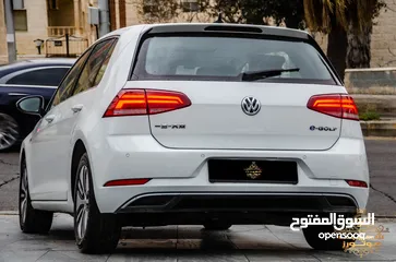  12 Volkswagen E-golf 2019  •السيارة بحالة ممتازة جدا