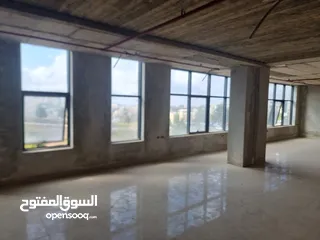  2 طابق تجاري للبيع الطيرة سنتر طابق اول مقابل نيلسون مانديلا مباشرة الشارع الرئيسي