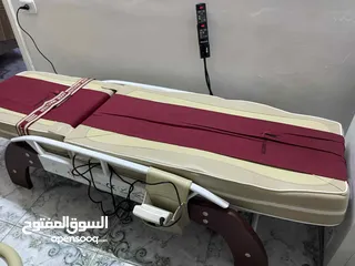  3 تخت طبي مساج بحالة الوكالة كامل مع القربة استعمال شهر تخت مساج تخت جاد ماستر jade master
