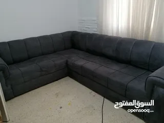  3 كنب جلوس بحالة جيدة جدا سعره 100 سعره الاصلي 300 مستخدم خفيف جدا