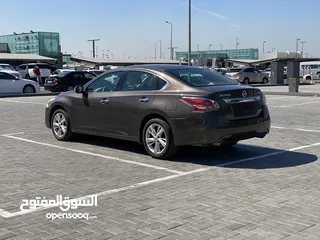  5 Nissan Altima (2015)