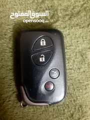  1 ريموت لكزس بحالة الوكاله