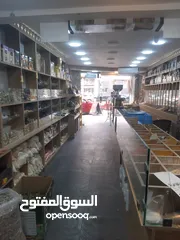 6 محمص للبيع بكامل عدته وبضاعته البيع بداعي السفر والعودة الى سوريا المحمص يعمل بشكل جيد وقابل للتطوير