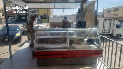  9 مطعم ومشاوي وسناكات ومناقيش وبيتزا للبيع بسعر مغري وقابل للتفاوض