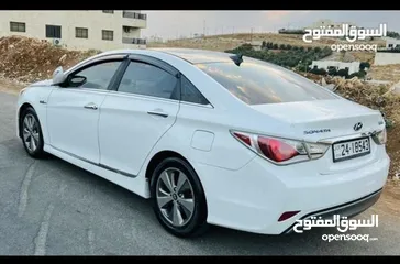  8 هيونداي سوناتا هايبرد أمريكي 2400 cc موديل  2012 فل عدا الفتحة للبيع أو بدل على سيارة كهرباء