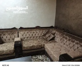  7 غرفه الضيوف تفصيل خشب زان مع سجاده مع طاوله الوسط ومرفقاتها مع طاولتين وسط كبار مع غرفه سفره