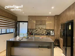  7 شقة مميزة للبيع على طريق المطار / الحويطي