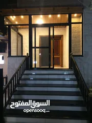  4 شقة فارغة للإيجار