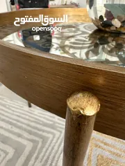  10 طاولتين خشب قاعده حديد من Ashley للبيع بسعر مغري مستعمل استعمال بسيط طاولتين خشب قاعده حديد