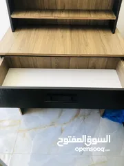  1 مكتب خشبي و اسود