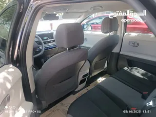  20 سياره موديل 2022 ايونك 5 كهربائيه لون اسود ميتاليك دفع رباعي اكبر بطاريه تمشي فوق 550 كيلو سبعه جيد