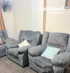  2 طقم كنب دب 7 مقاعد بحاله جيده للبيع