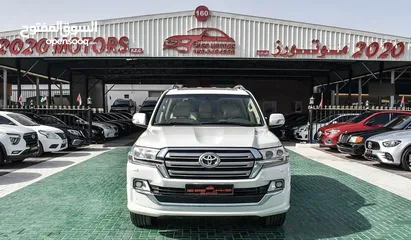  14 Toyota Land Cruiser V8 2016 GCC - with sunroof