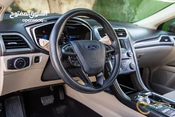  12 Ford fusion SE 2017  السيارة بحالة ممتازة جدا و قطعت مسافة 144,000 ميل فقط
