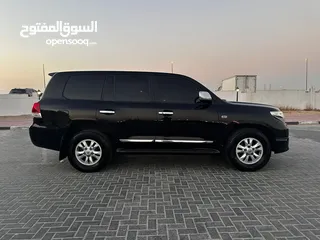  19 Toyota Land Cruiser 2010 Gcc First Owner orginal paint super clean car