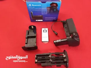  1 Battery grip    لكاميرا D5300  بالمشتملات