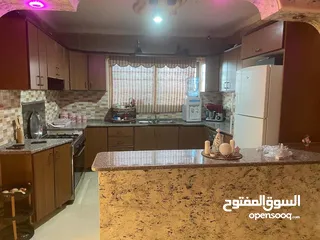  1 شقة طابق رابع في الزرقاء للبيع