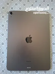  6 IPad Air 5 بحالة الوكالة ، تحت الكفالة ،جميع أغراضه