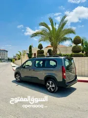 3 بيجو ريفتر 2022 فل اضافات  سعر مميز ع الكاش
