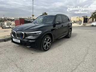  2 بي ام دبليو X5 لون اسود موديل 2022 Mكيت فل كامل فحص كامل وارد وكاله عمان