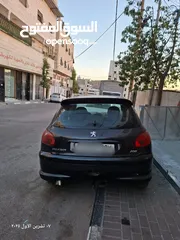  1 سيارة بيجو 206 للبيع