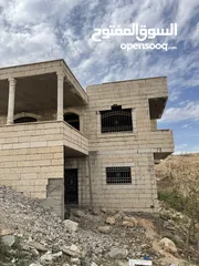  1 منزل قيد الانشاء للبيع