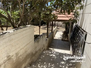  6 ارض مع بناء قائم