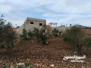  8 قطعه ارض للبيع موجود عليها منزل