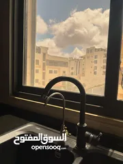  13 شقة فاخرة مع روف الجبيهة ضاحية الرشيد قرب دوار الجاذبية 180م مع روف غير مبني اطلالة رائعة جدا
