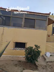  13 بيت للبيع في قريه دليله المطيرات شرق مادبا