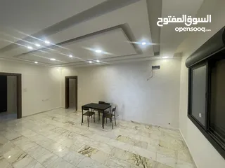  12 طالبات طلاب شقة فاخرة فارغة للايجار طابق ثاني مصعد مساحة  190م واسعة الراهبات كل طابق شقتين