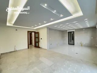  7 شقة طابق شبه ارضي مساحة 231م + حديقه 255م بتشطيبات مميزة - حي الصحابة - رجم عميش - رمضان للاسكان