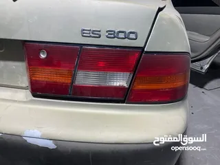  3 للبيع اغراض لكزس  es300