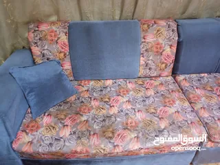  2 طقم كنب +خزانة +مراي +تخت مفرد حديد مع الفرشة بحالة جيدة
