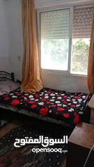  21 للايجار شقه مفروشه غرفتين نوم وصالون ومطبخ وحمام قريبه من الخدمات طابق اول فوق الارضي عماره هادئه جد