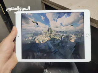  2 ايباد 8 شبه جديد
