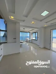  4 عمارة خمس طوابق بأطلاله على شاطئ البحر بثلاث جهات