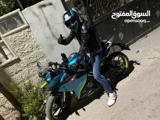  17 CFMOTO 250 SR (2022)