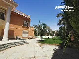  27 قصر للبيع بمدينة الشروق بكمبوند