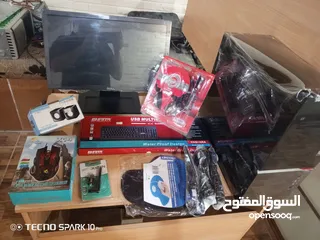  12 جـــهاز كــــمبيوتر مع جـــميع اكـــسسواراته للبيـــع