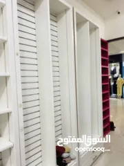  9 ديكور خشب محل كوزمتكس