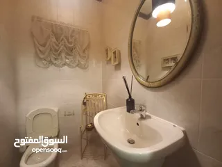  4 شقة مفروشة للإيجار 209م2 ( Property 19028 )-174847892
