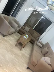  1 طقم كنب تفصيل مكفول مع طاولات