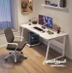  1 طاولة جيمينغ / مكتب كمبيوتر – تريند السيت أب العصري  إذا بدك مكتب يجمع بين الشكل الفخم والعملية