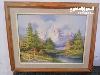  27 لوحات  رسم زيتي.. وتطريز