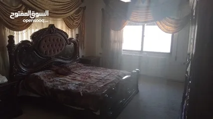  4 شقه طابقيه للبيع الزرقاء جبل طارق